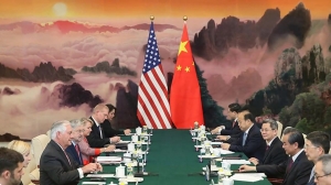 China advierte “respuesta necesaria” a guerra comercial. Europa alista “arsenal” para responder a Trump.…