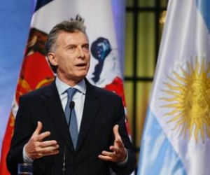 Presidente Macri dice que economía argentina retomará el crecimiento el año próximo Fuente: